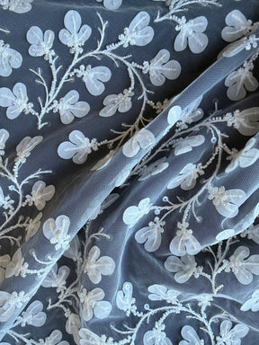 Tulle brodé de perles ivoire - EB1055