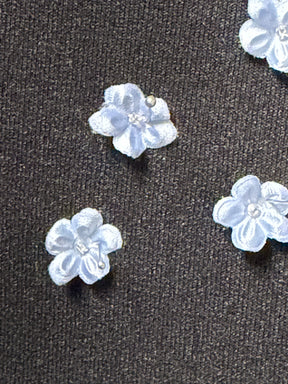 Fleurs en satin bleu nuage - M14 (Sachet de 144)