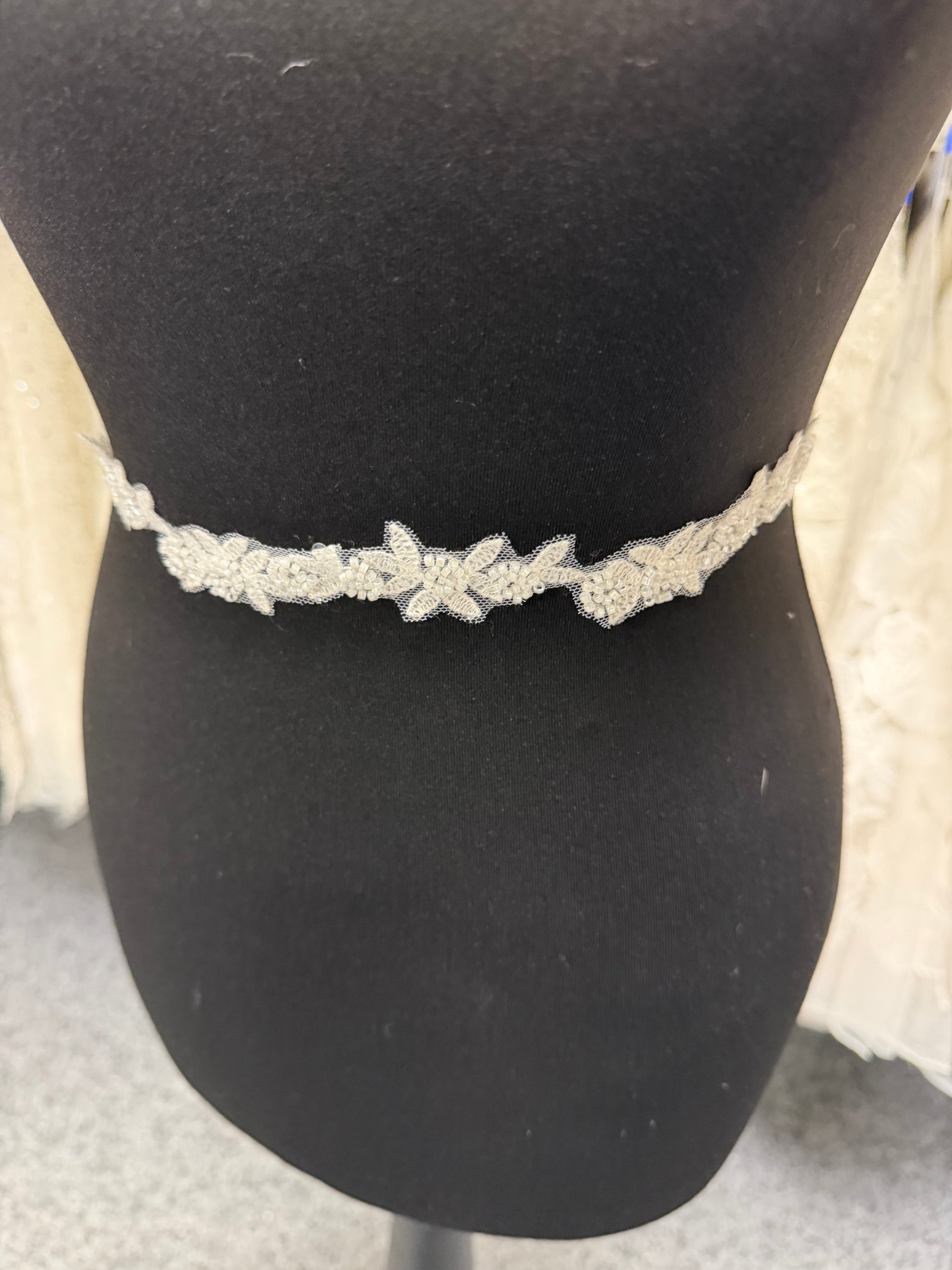 Galon de dentelle perlée ivoire - EH2013