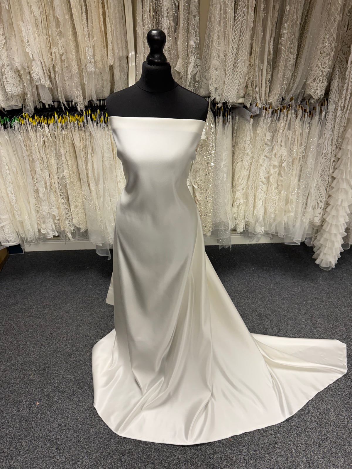 Satin Duchesse Polyester Crème - Contessa