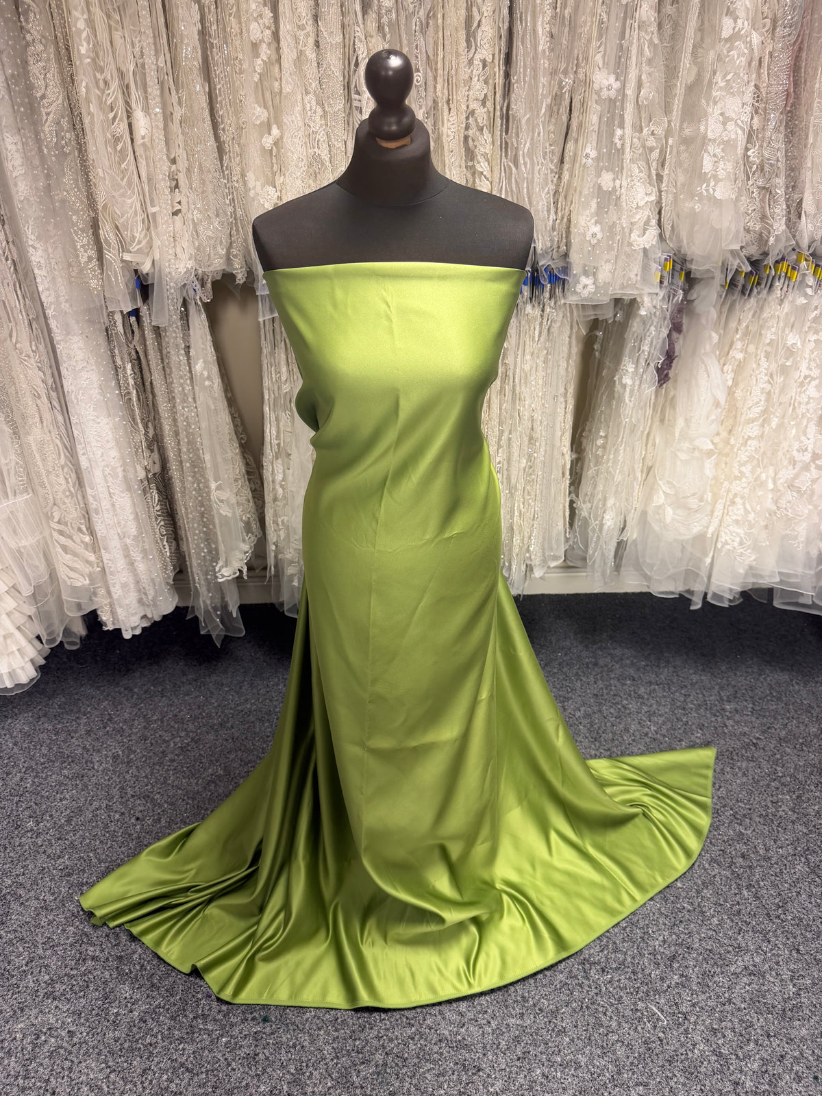 Apple Polyester Satin - Moldova