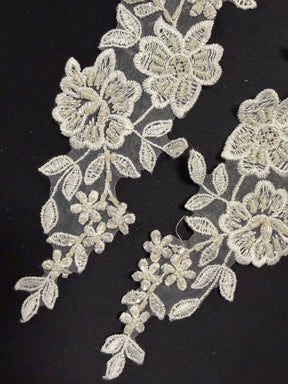 Appliques en dentelle perlée ivoire - T69