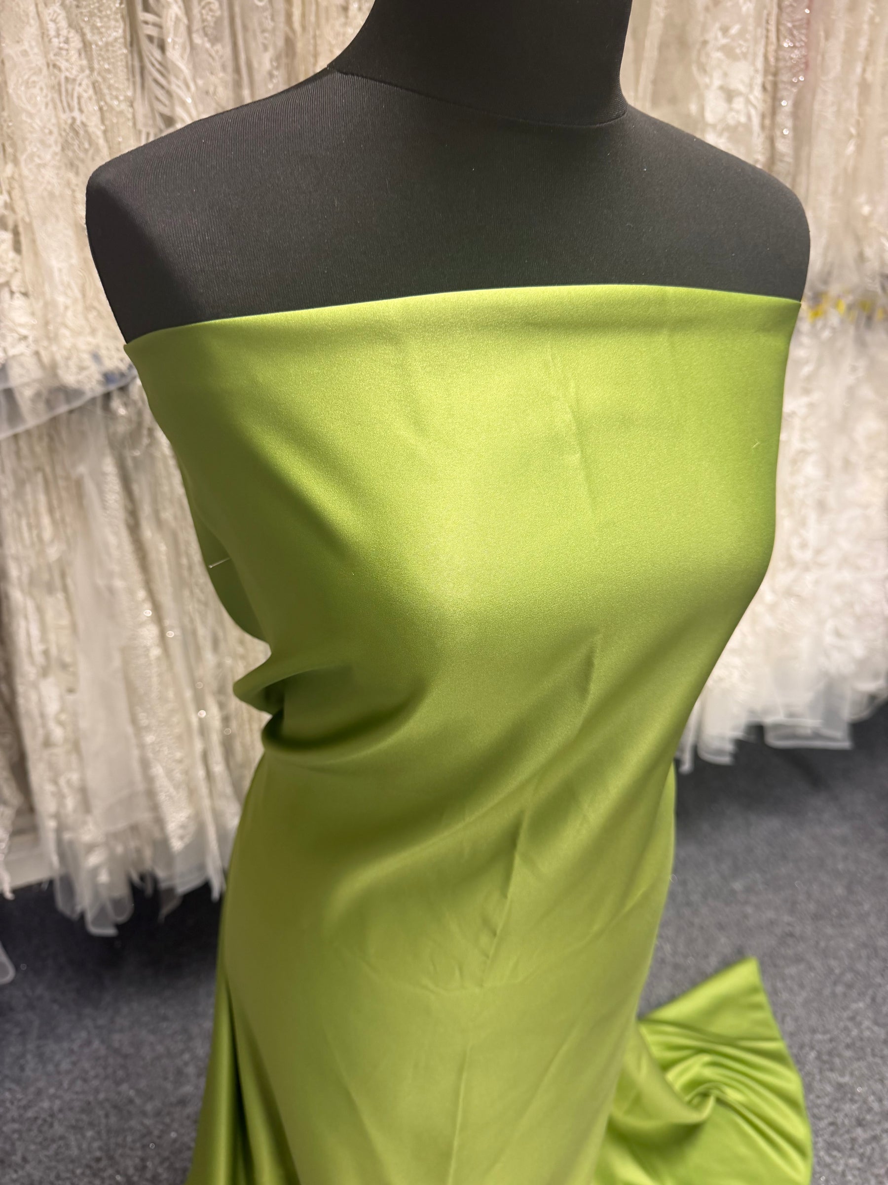 Apple Polyester Satin - Moldova