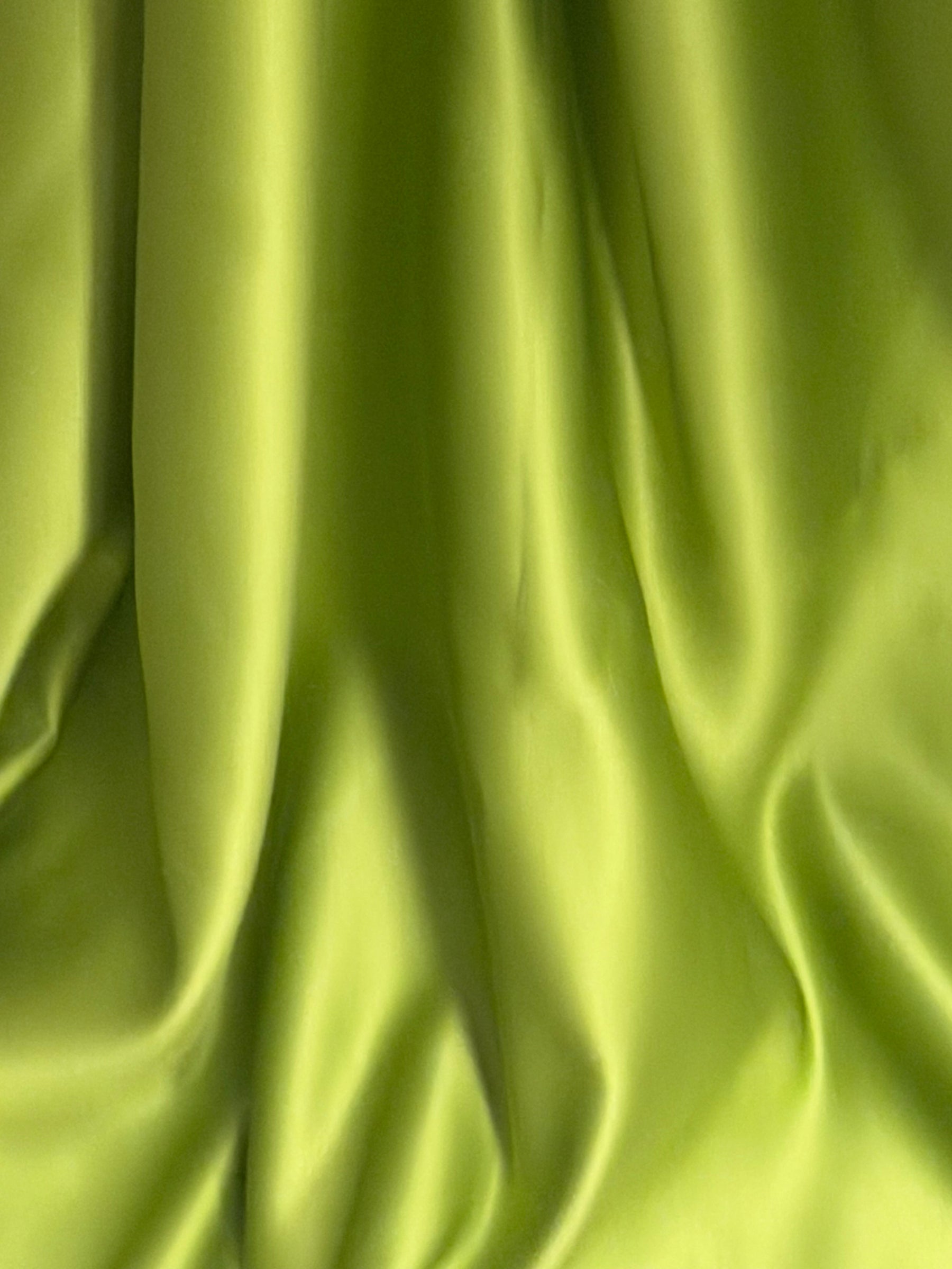 Apple Polyester Satin - Moldova