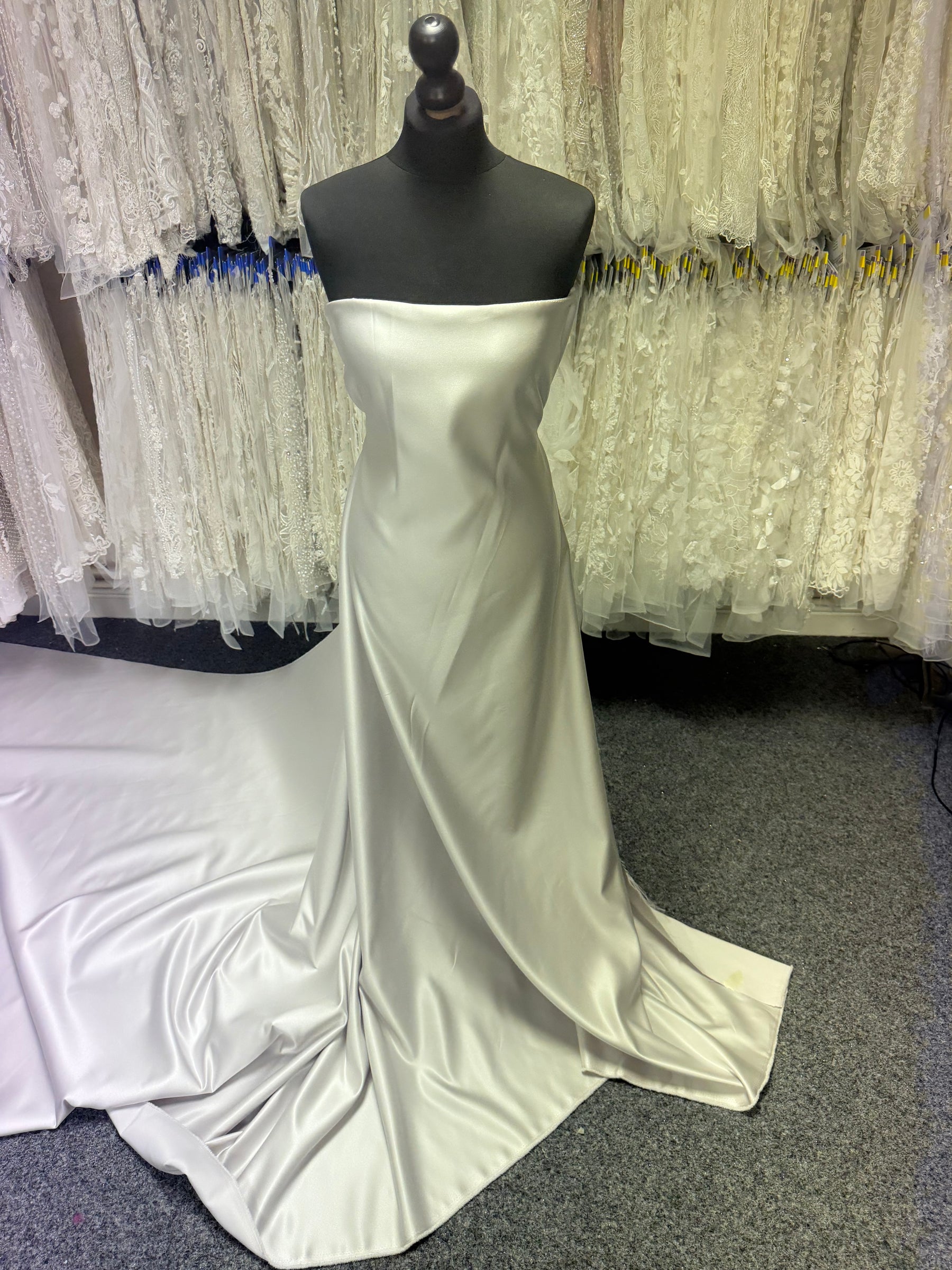 Satin Polyester Argenté - Classique (CF)