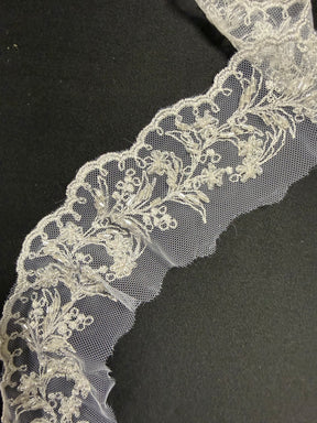 Garniture en dentelle perlée ivoire - T84