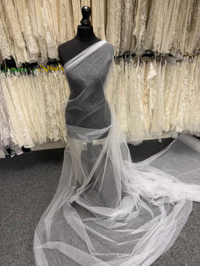 Tulle blanc à paillettes argentées - P15