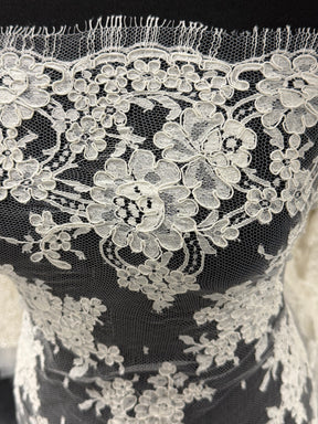 Dentelle Chantilly Cordonnée Ivoire - P237