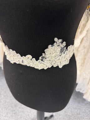 Garniture en dentelle ruban et perles ivoire - T272