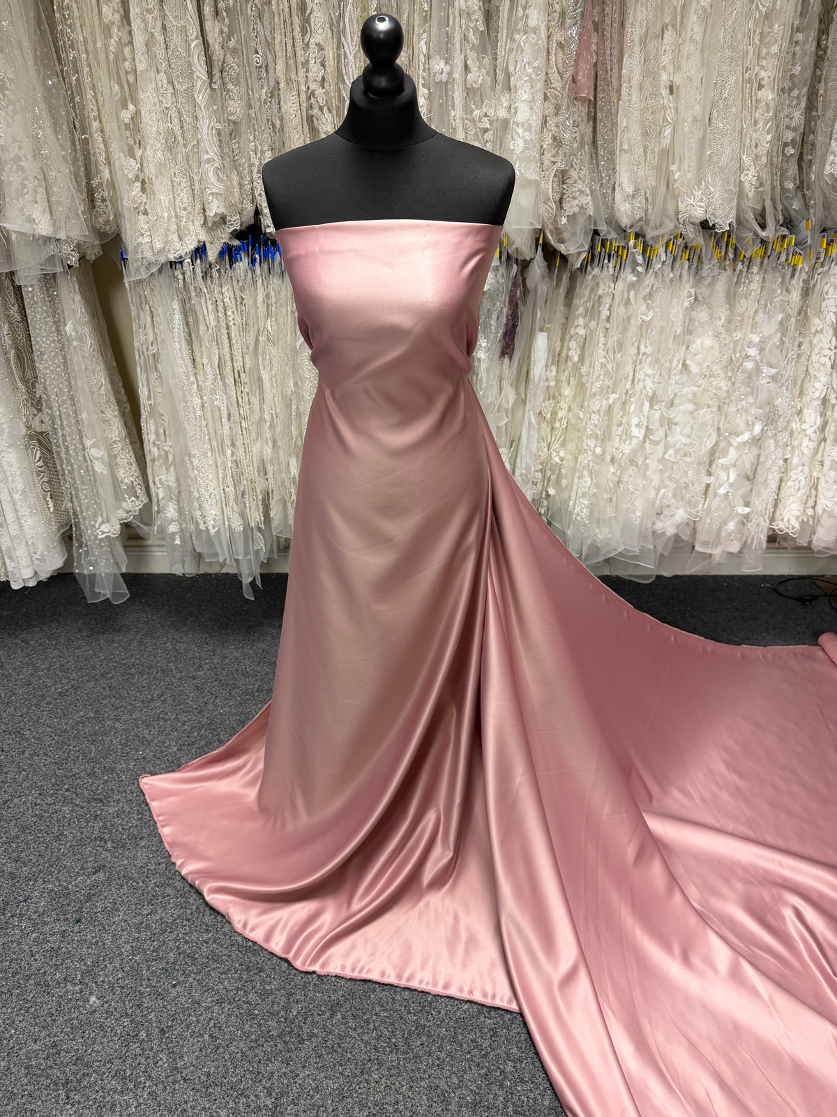Satin Polyester Rose Antique - Majestic