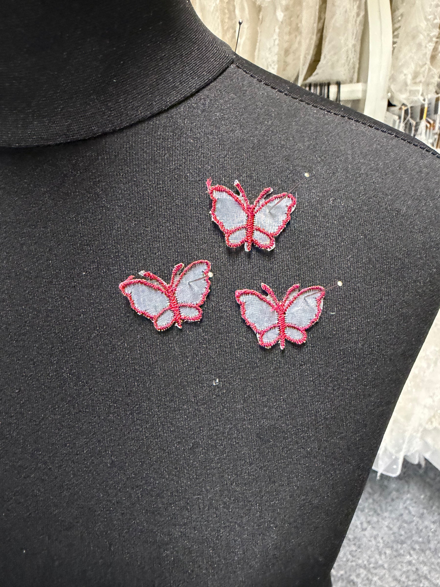 Applique papillon bordeaux clair - M1