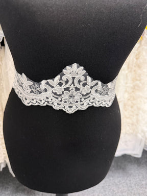 Passementerie en dentelle cordée ivoire - T727