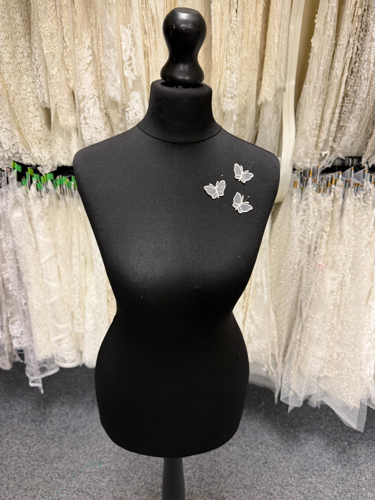 Applique papillon rose brumeux - M1
