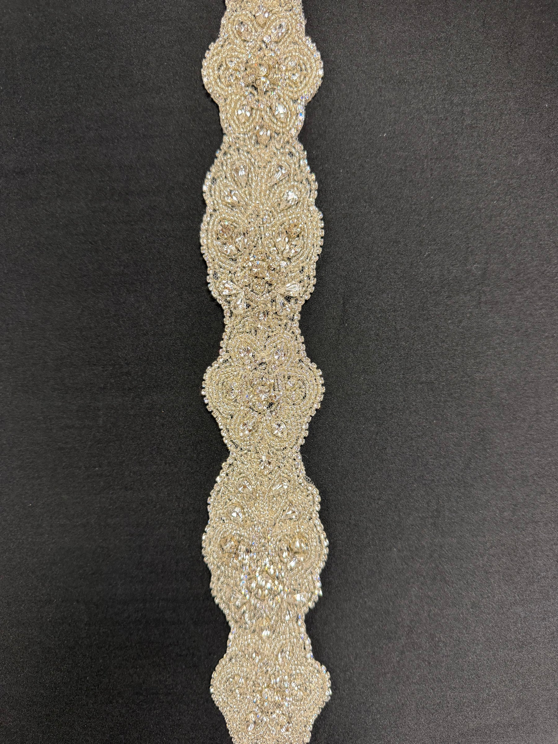 Bordure en perles pour robe - T162