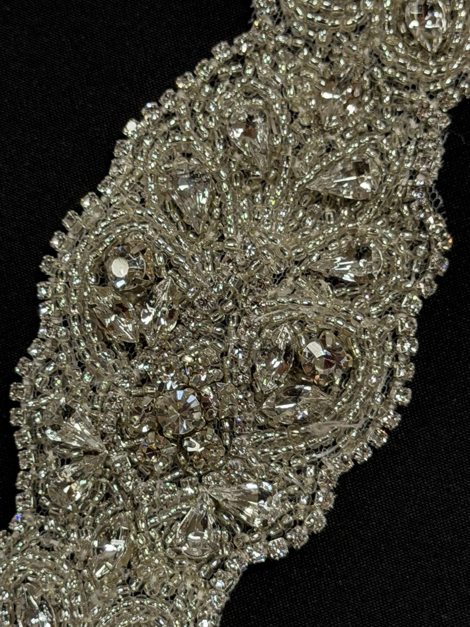 Bordure en perles pour robe - T162