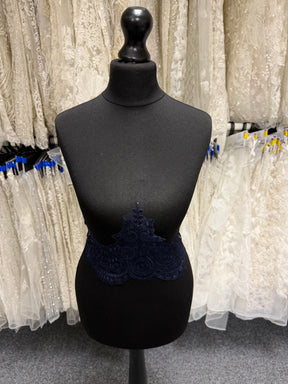 Galon de dentelle à cordonnet bleu marine - T623
