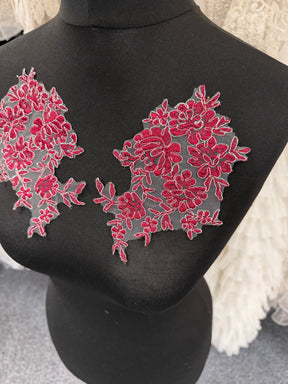 Appliques en dentelle argentée et lie de vin - T42
