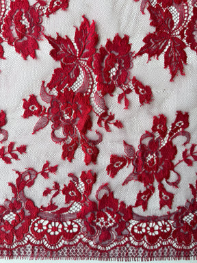 Dentelle Chantilly Rouge sur Violette - P188
