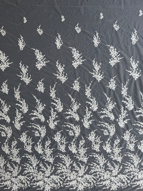 Tulle brodé de perles ivoire - EB1093
