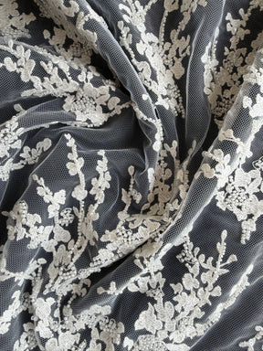 Tulle brodé de perles ivoire - EB1093