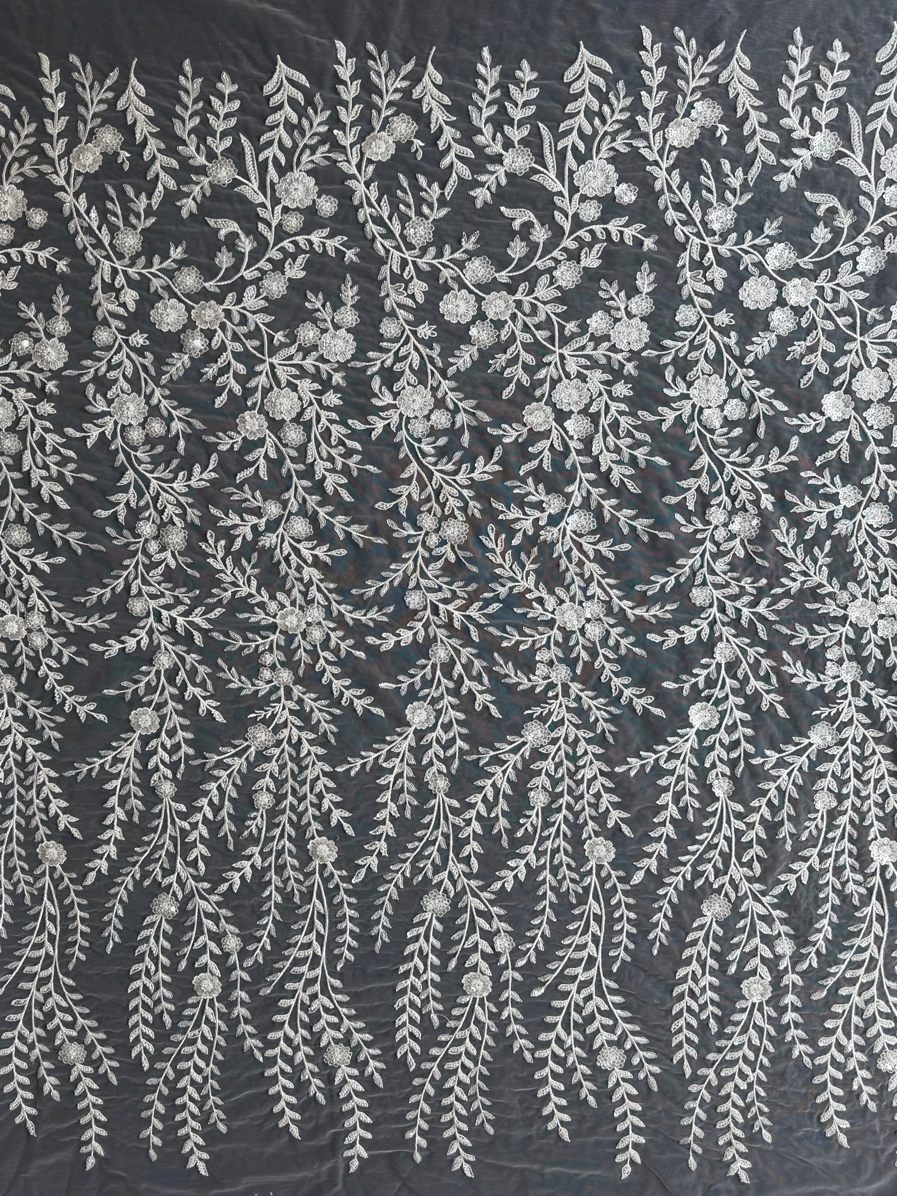 Tulle Brodé de Perles Ivoire - EB1097