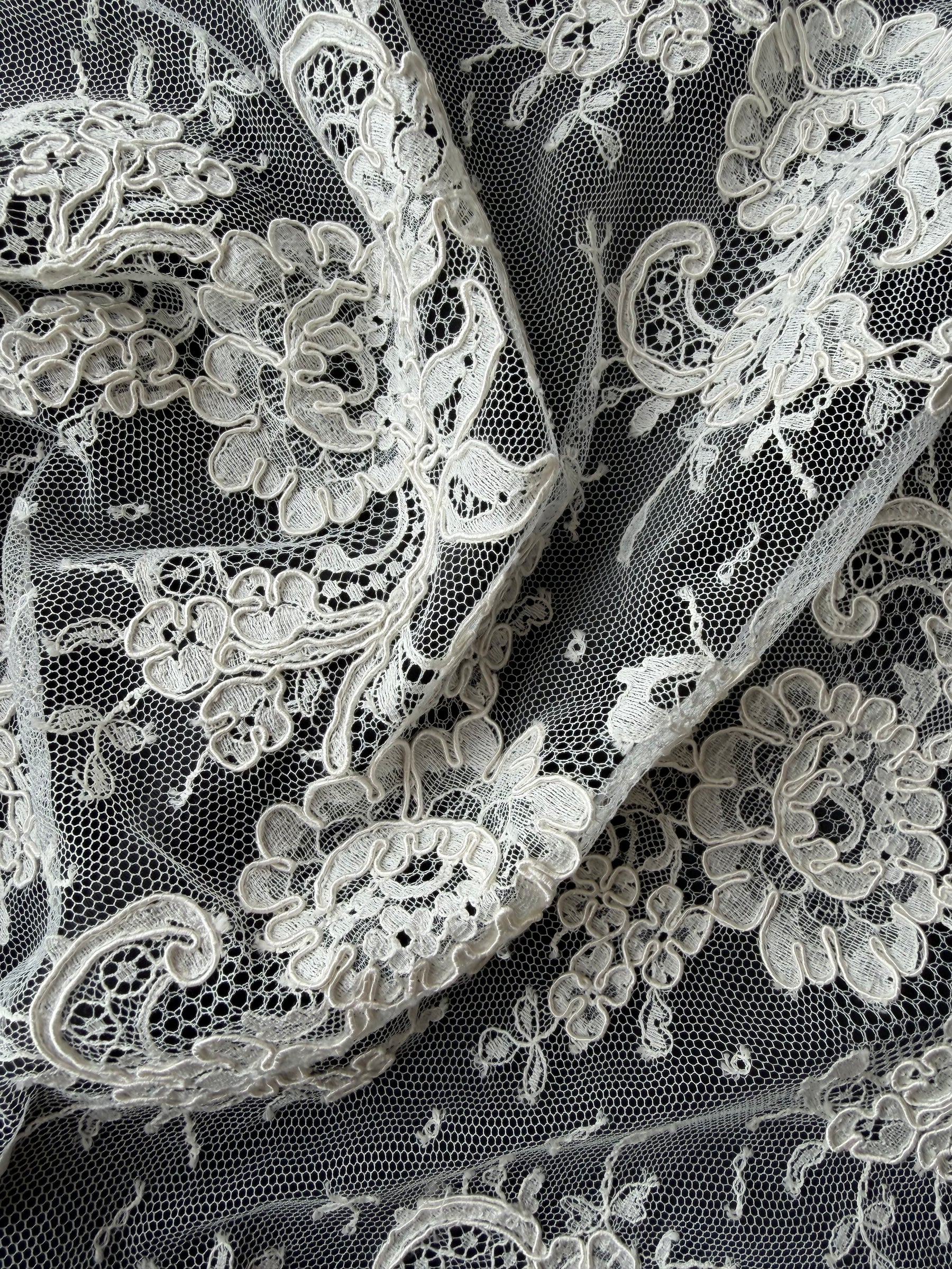 Dentelle Chantilly Cordonnée Ivoire - P206