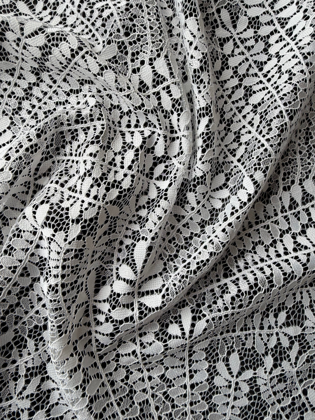 Dentelle à motif de feuilles ivoire - LA1007