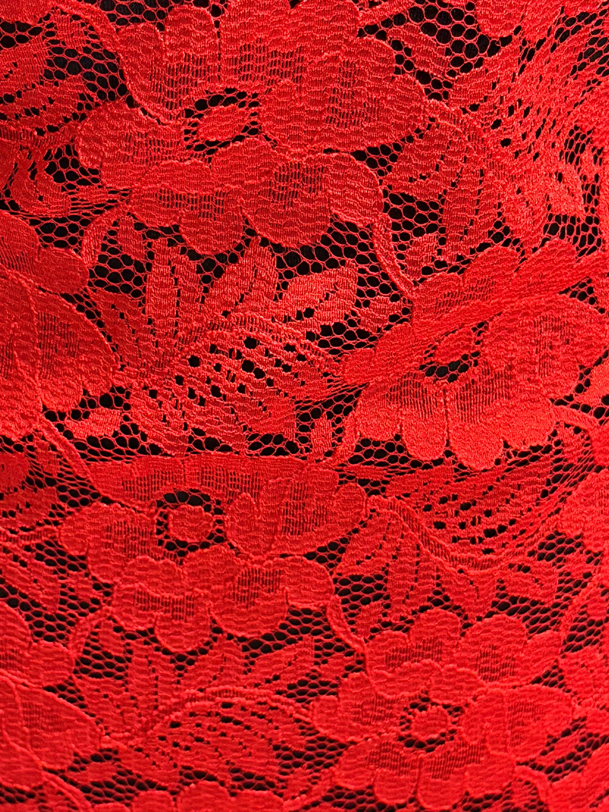 Dentelle florale rouge - P199