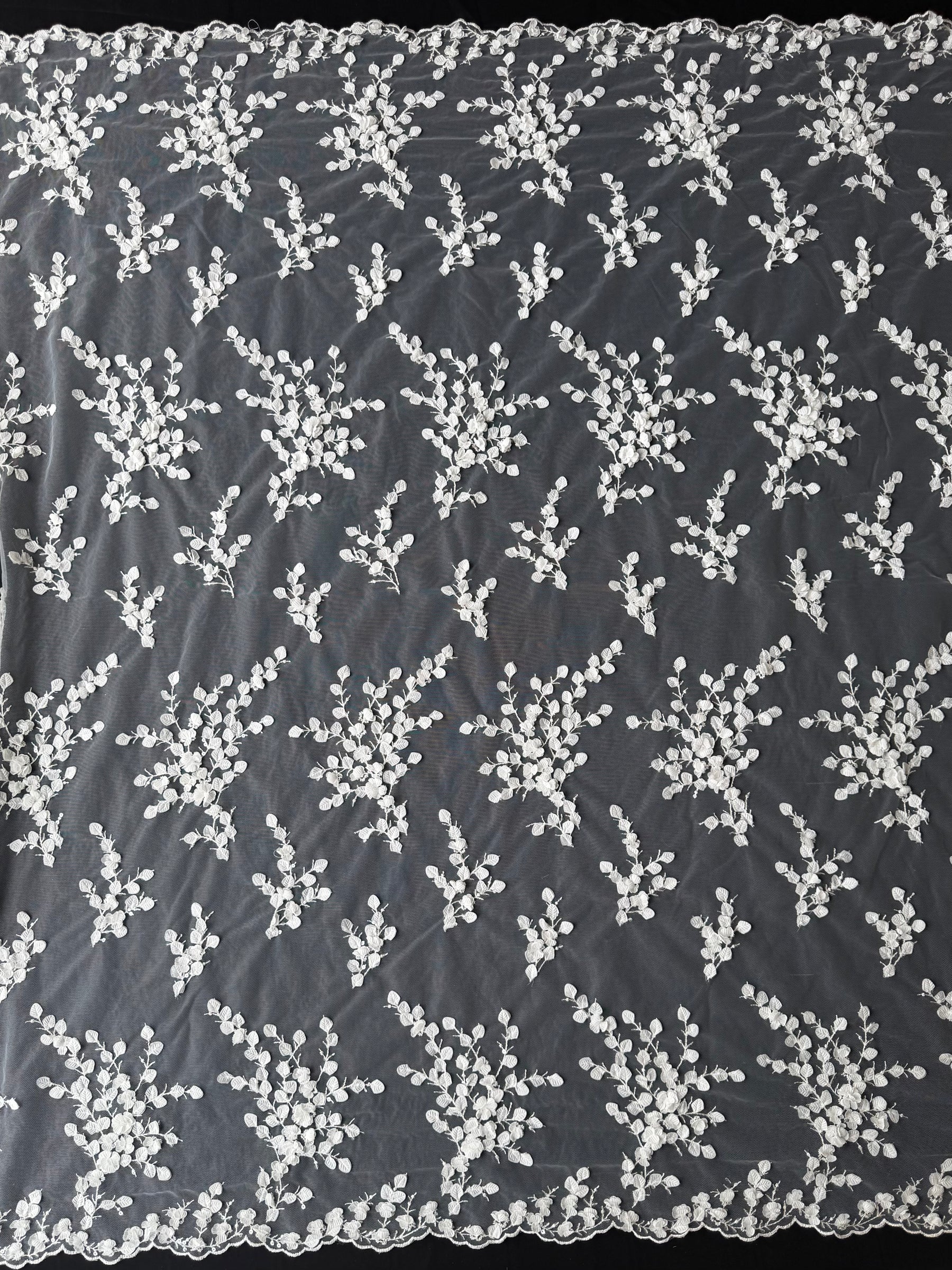Tulle brodé de sequins ivoire – EB3005