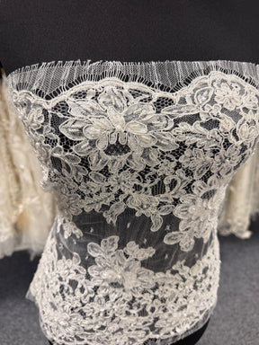 Dentelle française à cordonnet et perles ivoire - P251