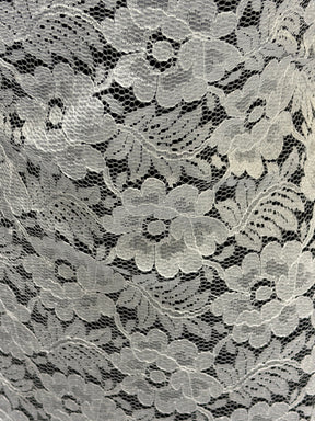 Dentelle florale blanche - P199