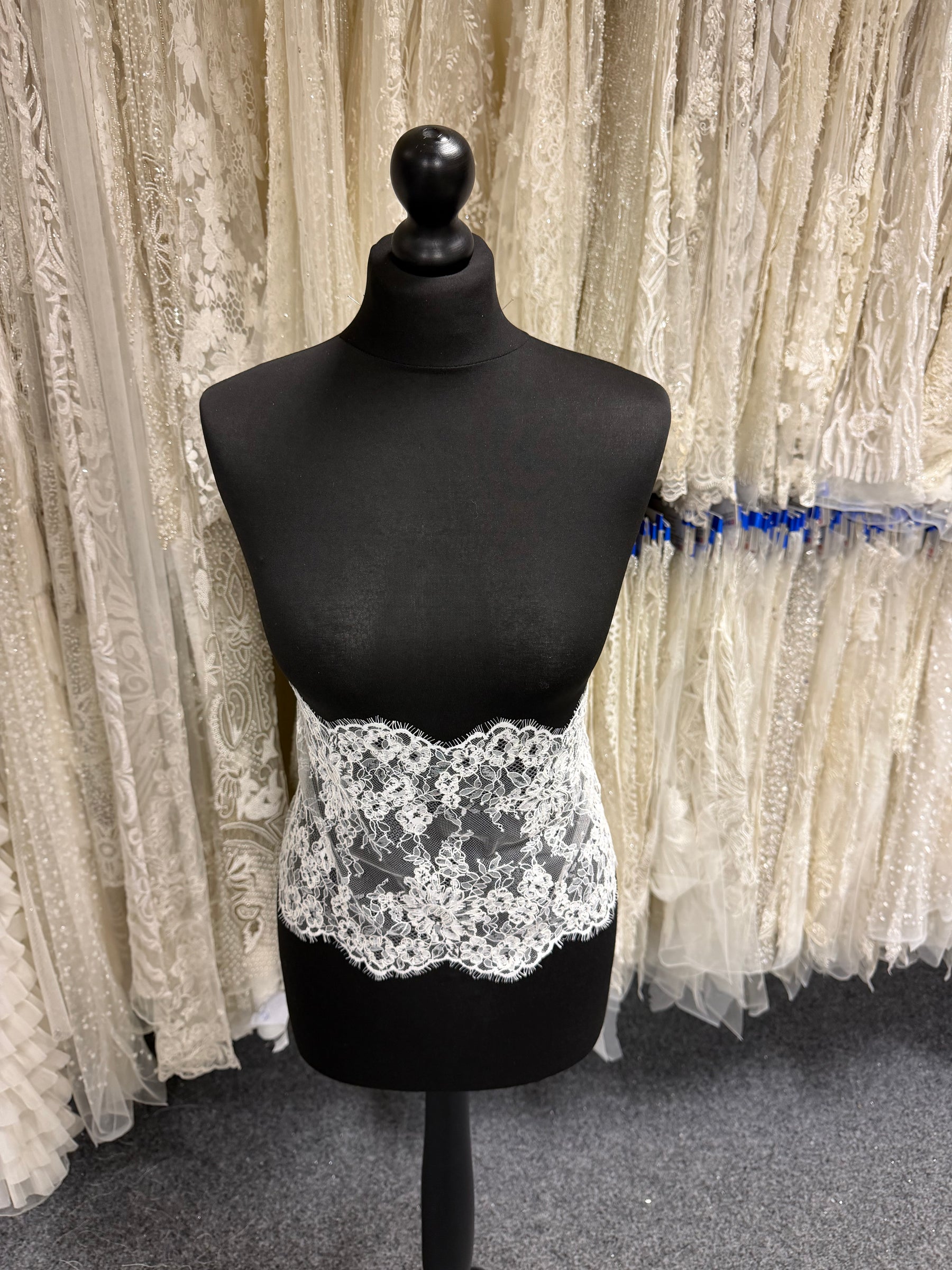 Ivory Corded Lace Trim - Fawn
