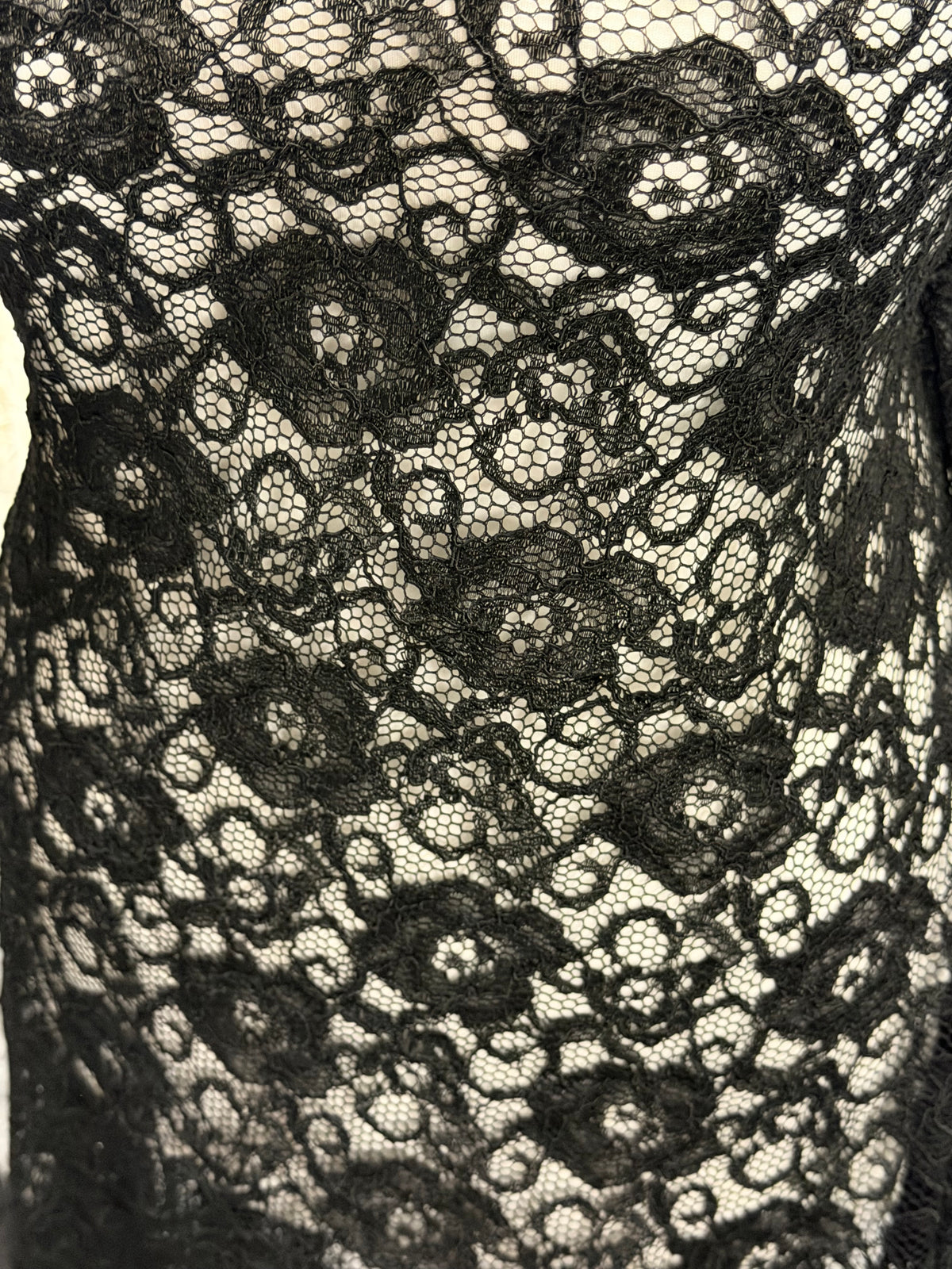 Dentelle extensible noire à cordon - P619