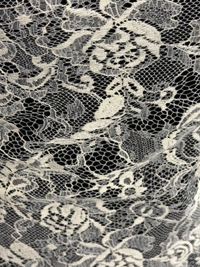 Dentelle de Chantilly ivoire - P173N