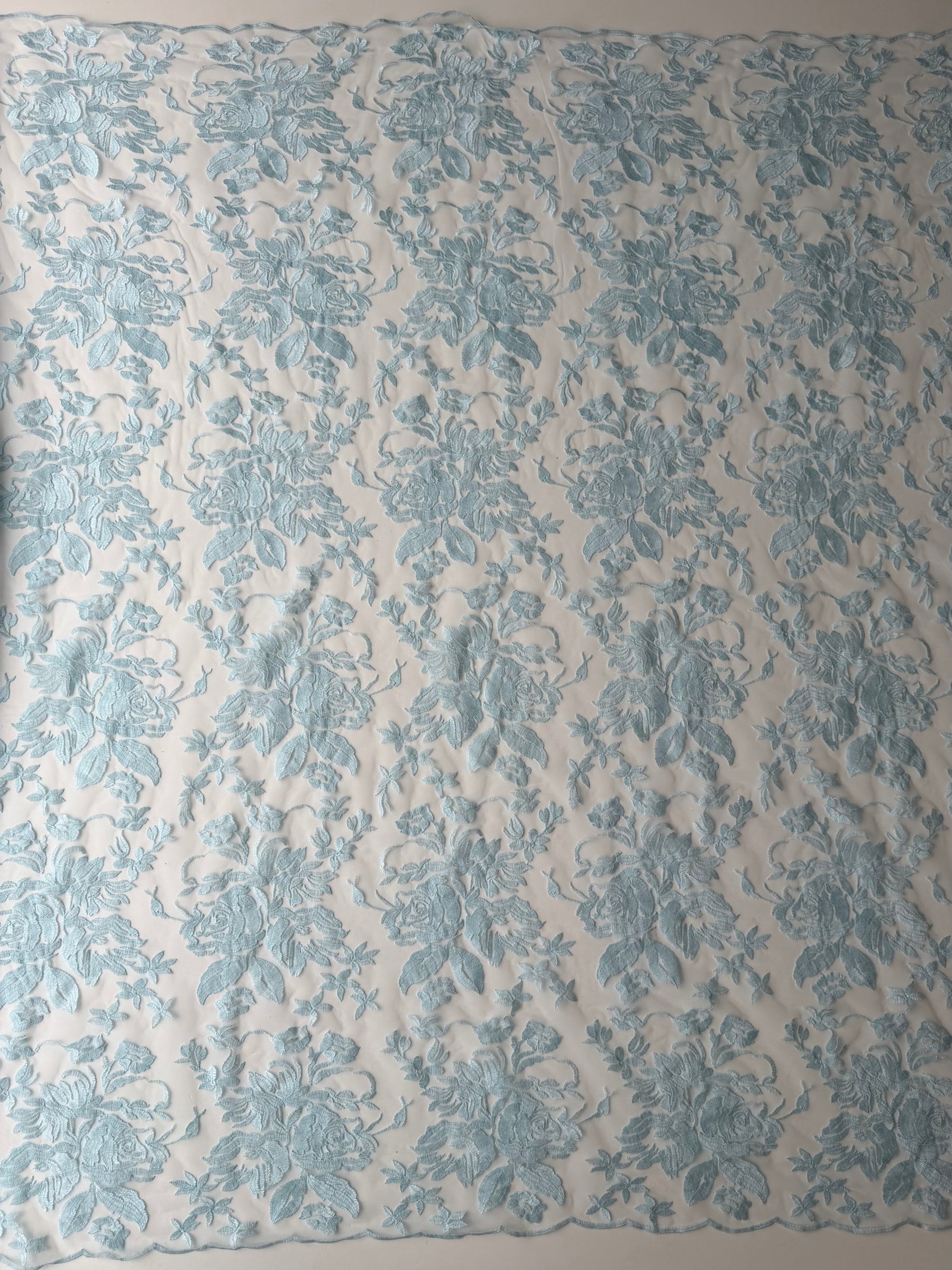 Dentelle brodée bleu ciel – EB5018