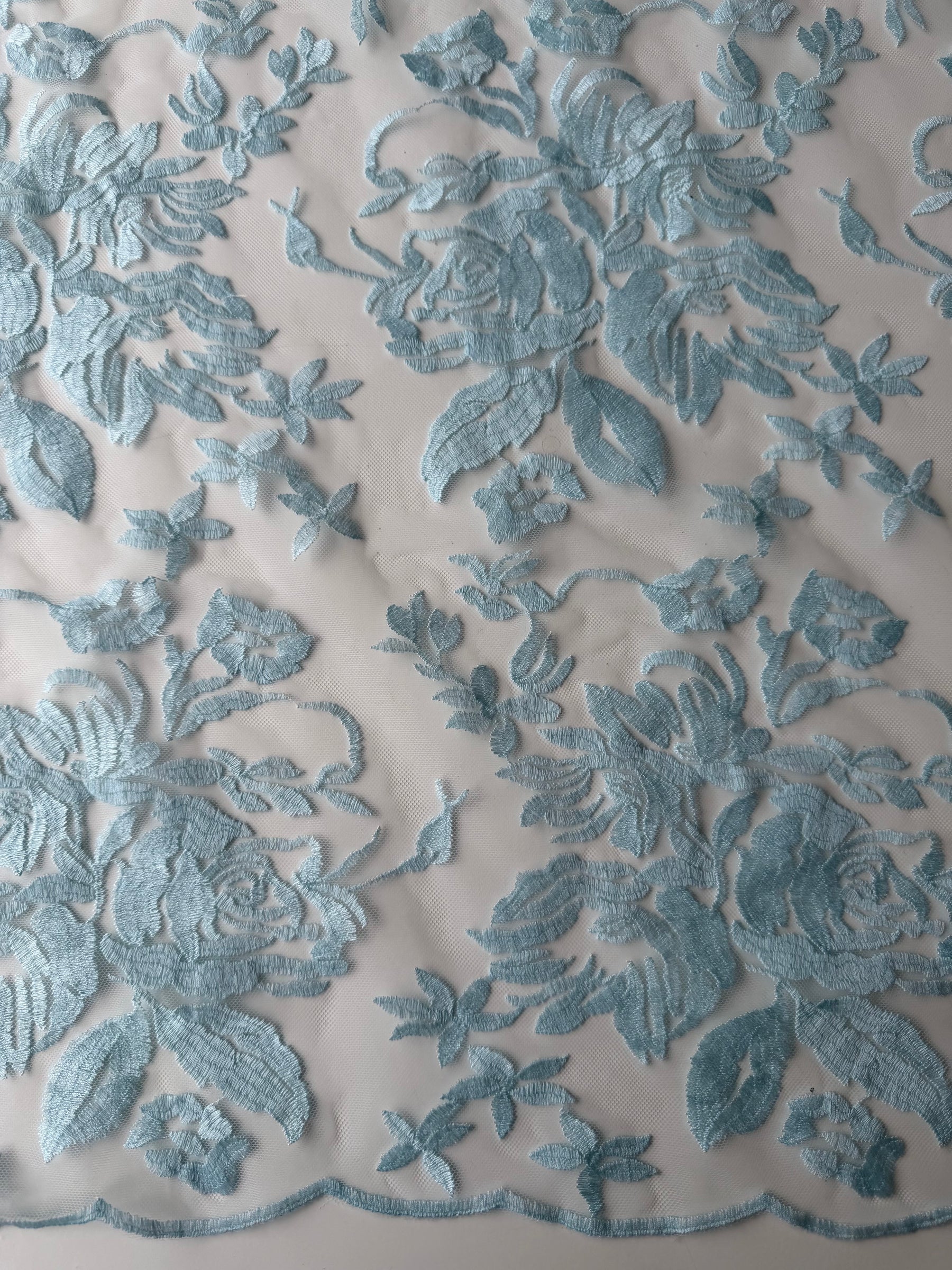 Dentelle brodée bleu ciel – EB5018