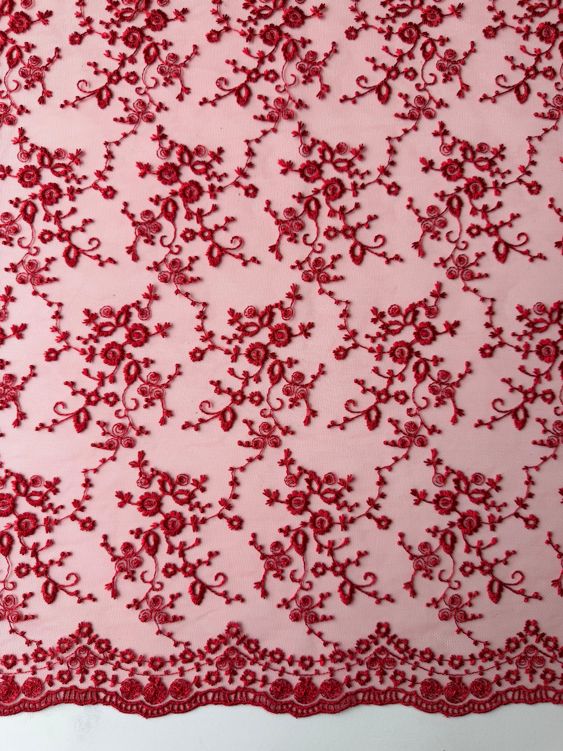 Dentelle brodée rouge - P615