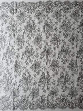 Dentelle Chantilly Argentée - P183