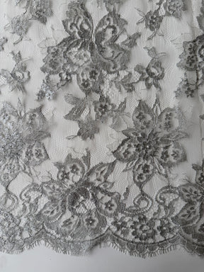 Dentelle Chantilly Argentée - P183