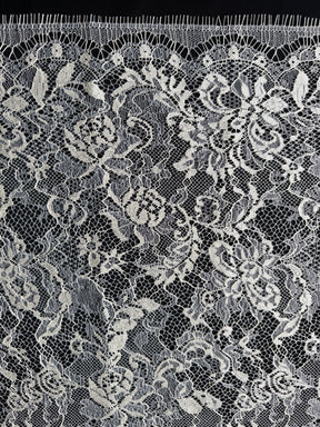 Dentelle de Chantilly ivoire - P173N