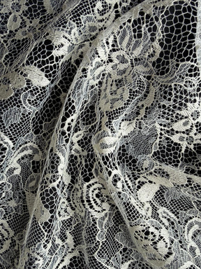 Dentelle de Chantilly ivoire - P173N