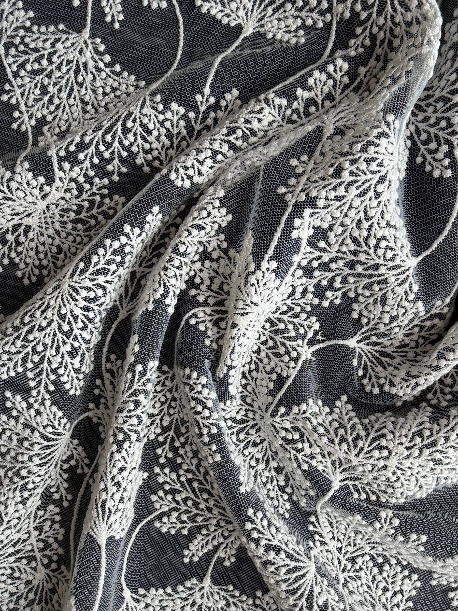 Dentelle brodée de fleurs ivoire - EB5037