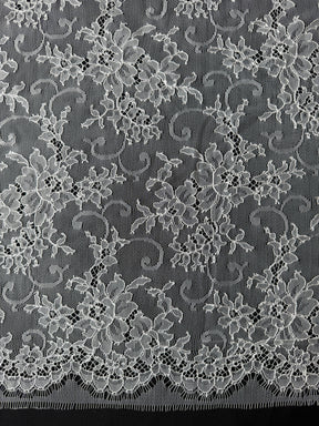 Dentelle Chantilly ivoire - P301