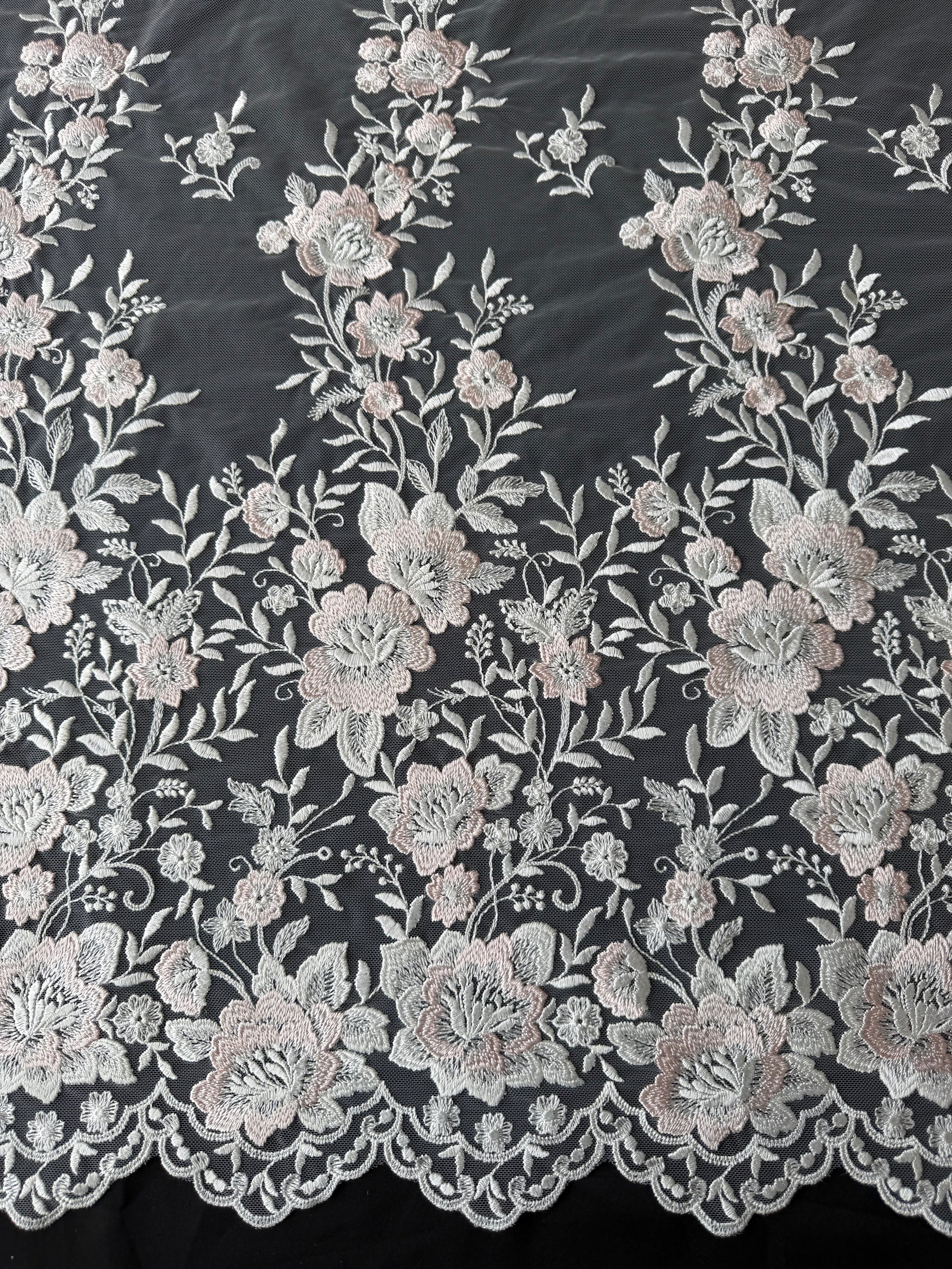 Dentelle brodée ivoire et rose - EB5032