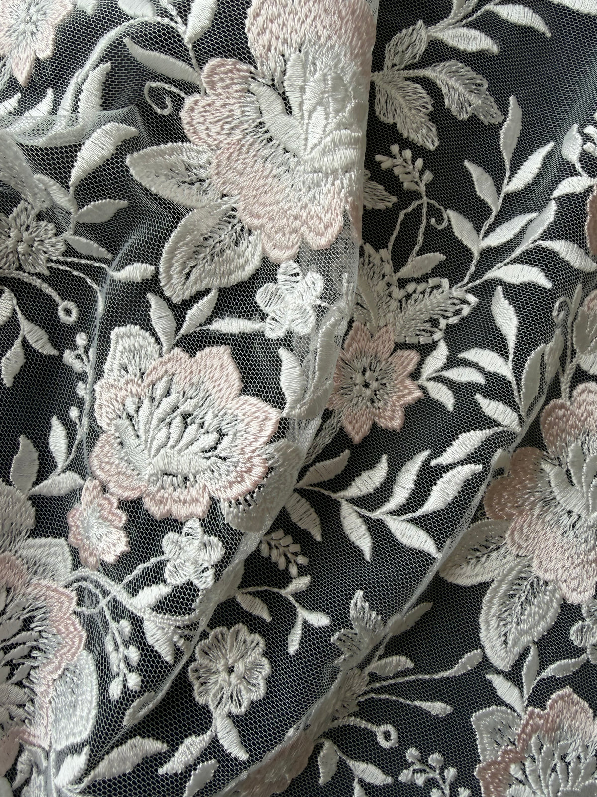 Dentelle brodée ivoire et rose - EB5032