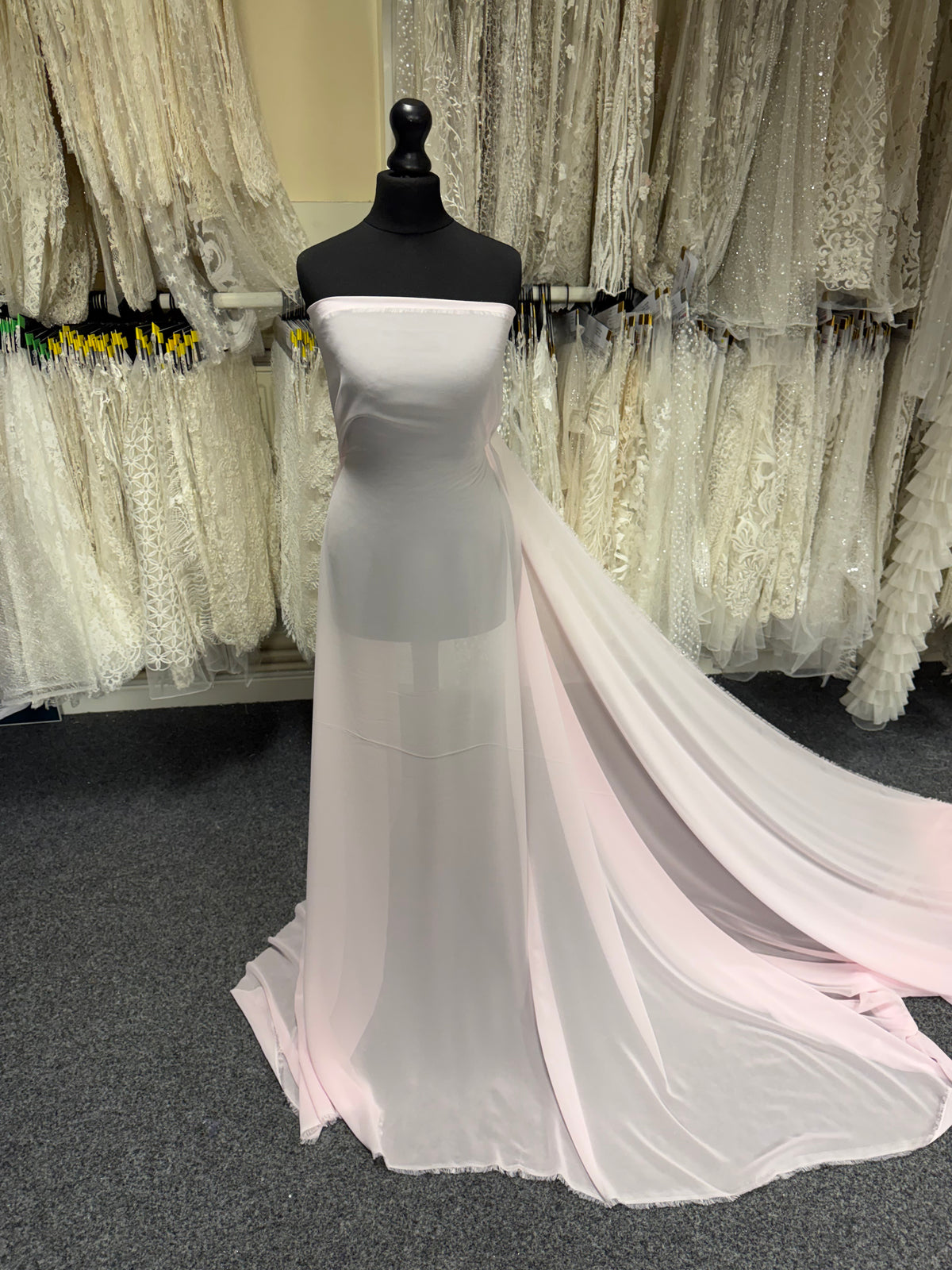 Mousseline de polyester rose poudré - Benevolence
