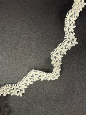 Galon en dentelle brodé ivoire - T828