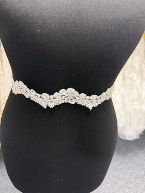 Dentelle perlée ivoire - T745