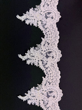 Bordure perlée blanche - T710