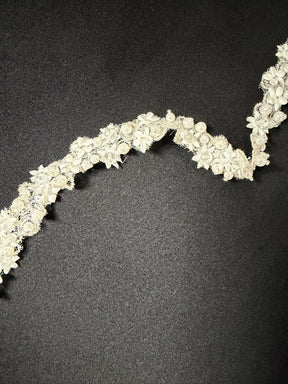 Bordure en dentelle 3D perlée ivoire - T883